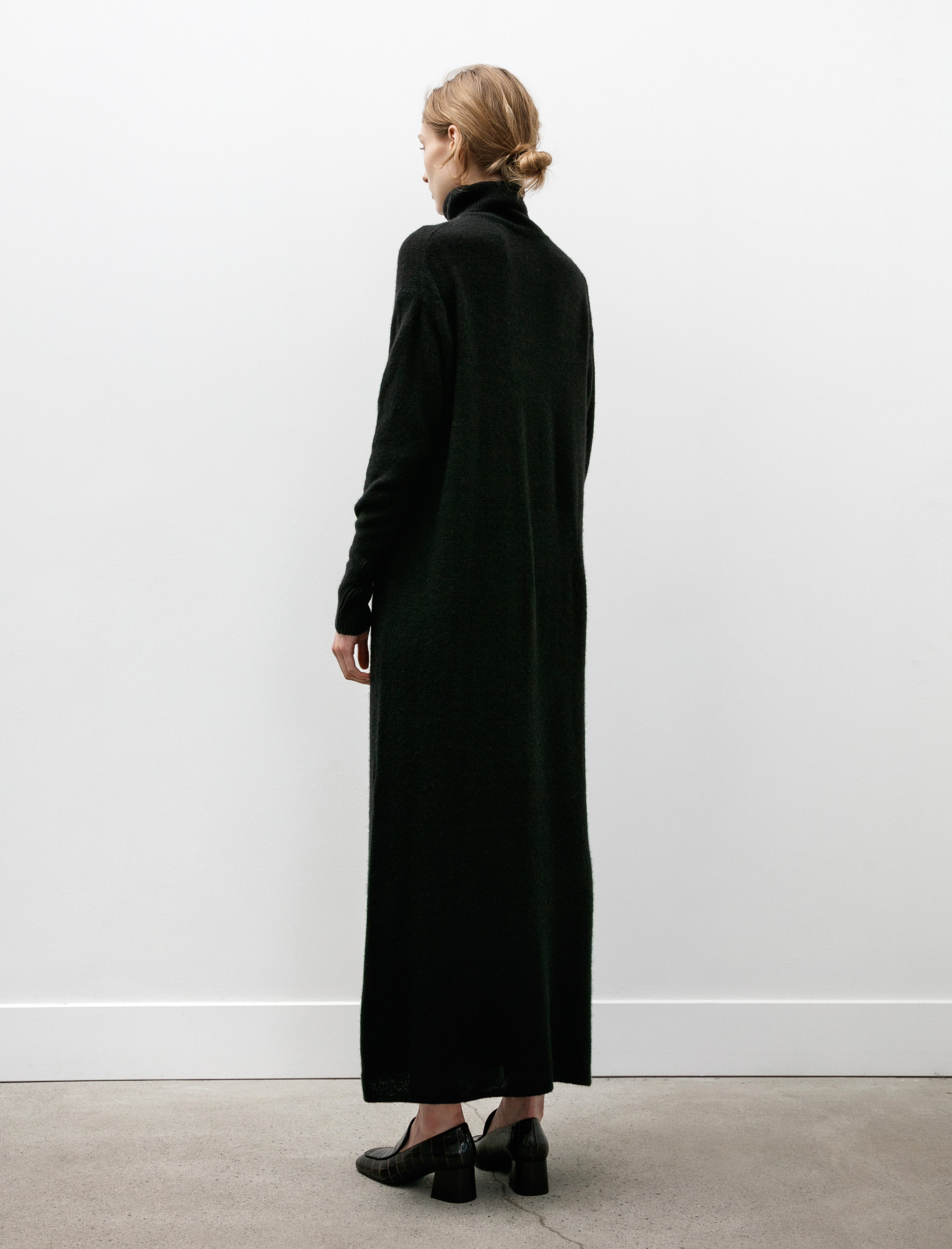 Comoli Garment Dyed Cashmere Turtleneck Knit Dress Black