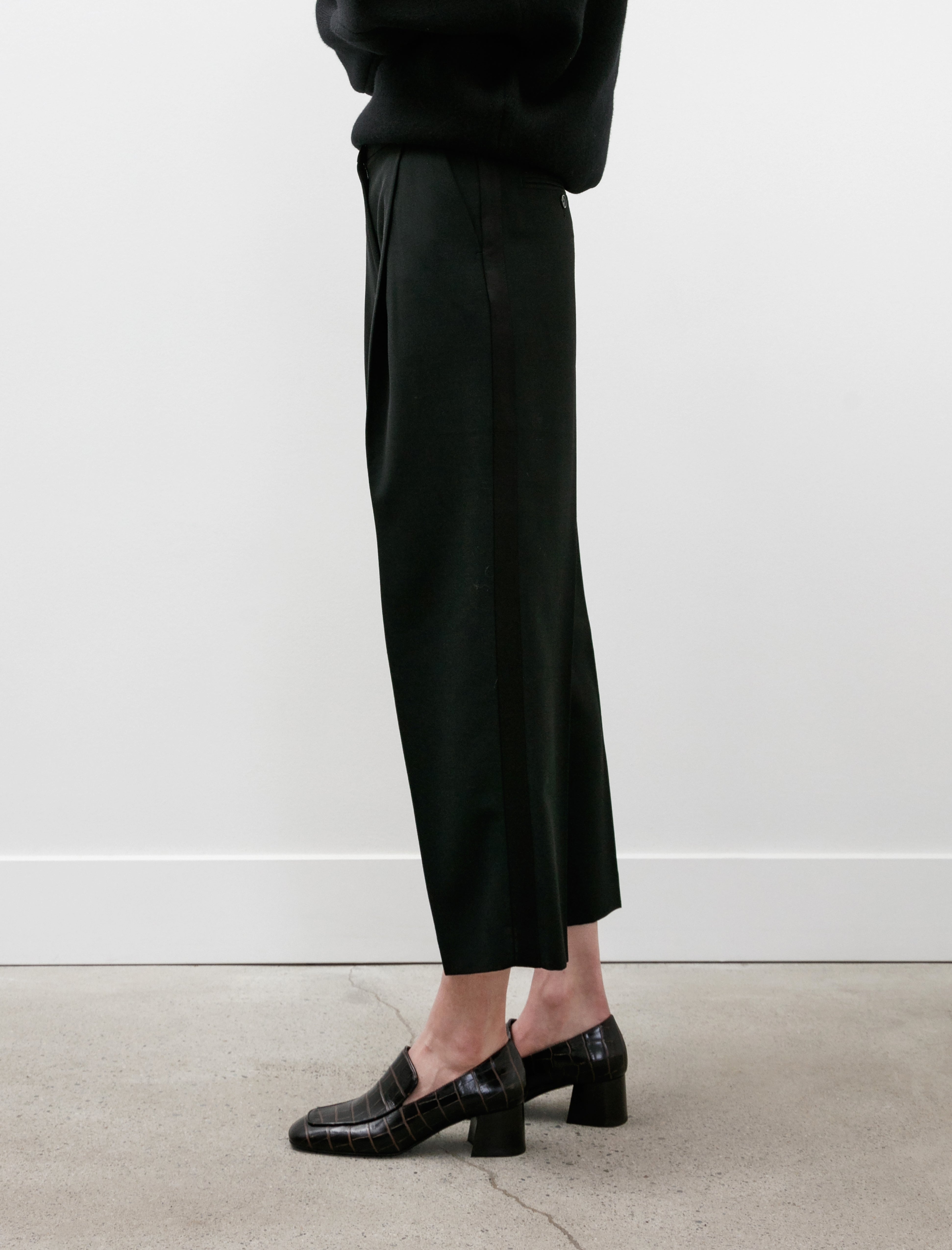 Totême Pleated Straight Trousers Black