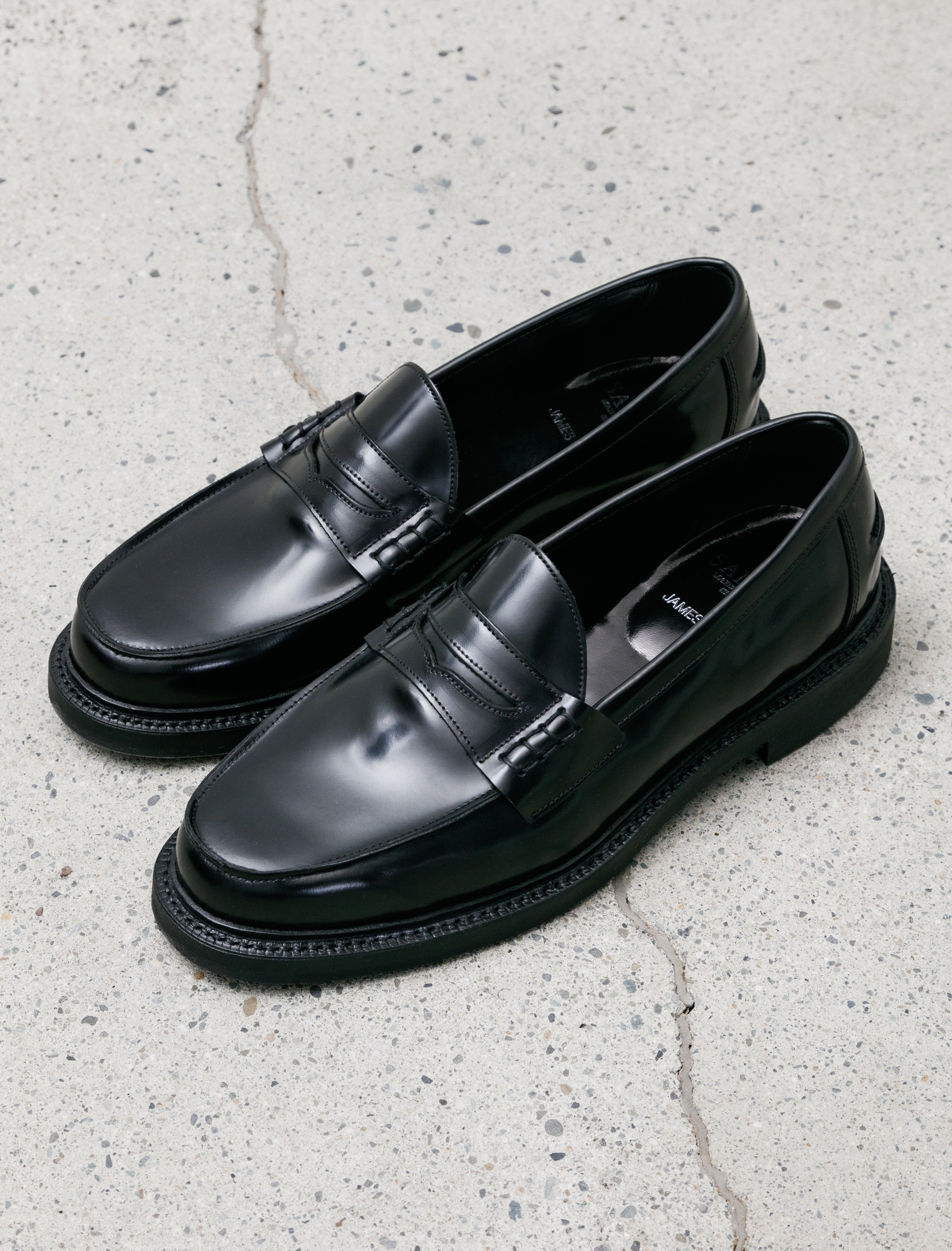 James Coward x Sanders Peaceful Beef Roll Black Polishing Leather