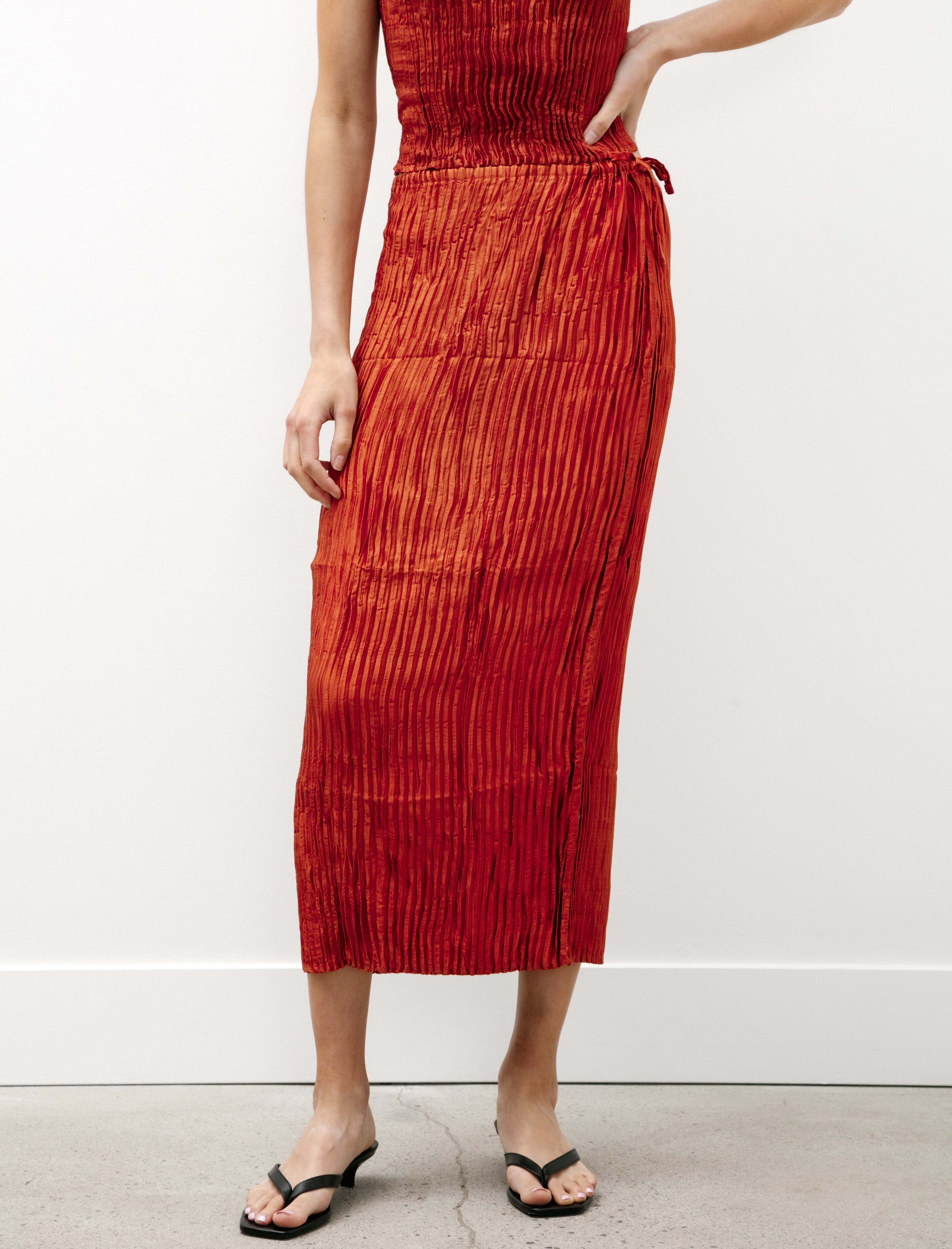 Azur Plissé Silk Skirt Mahogany