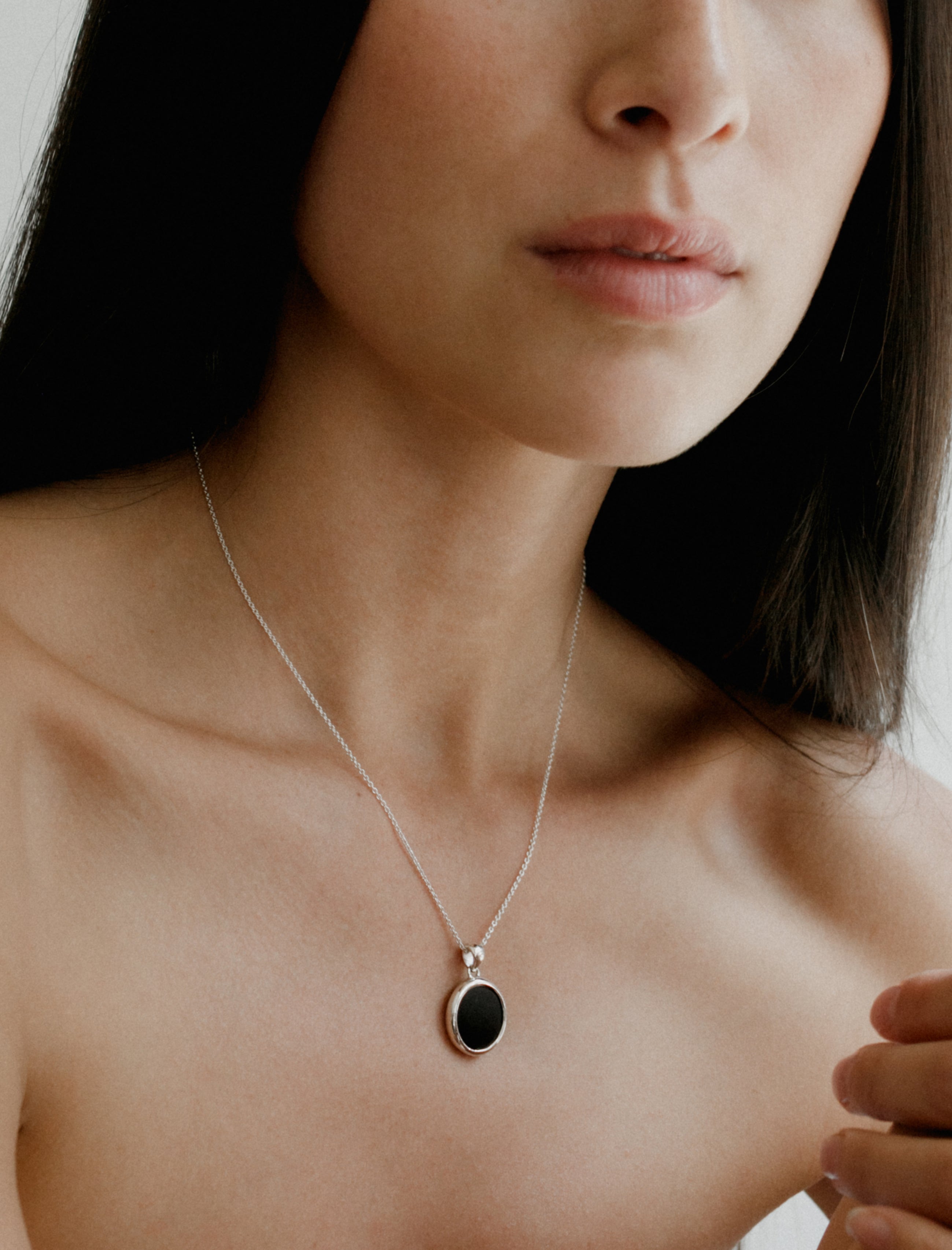 Small Deren Pendant Onyx