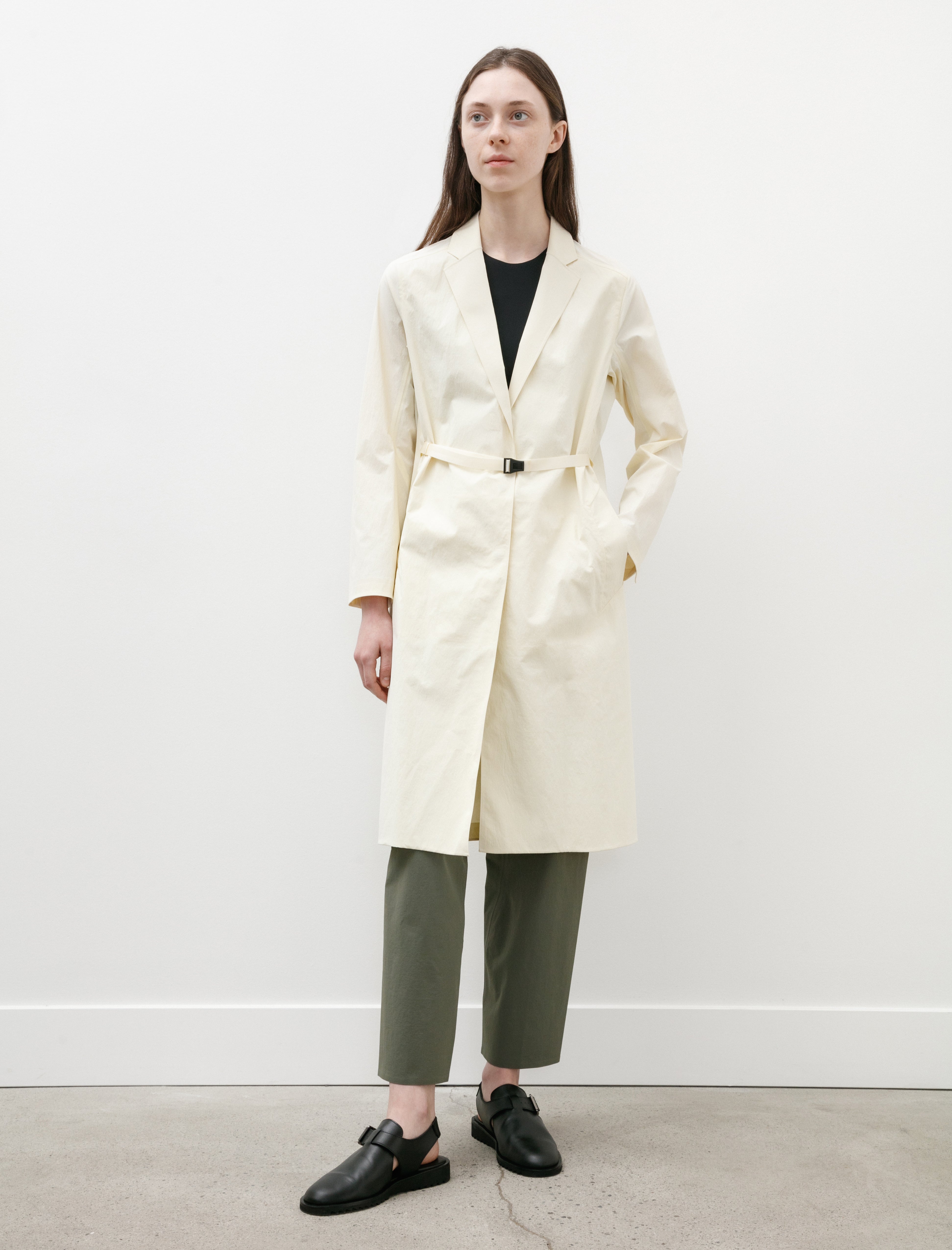 Veilance Relay Coat Oat