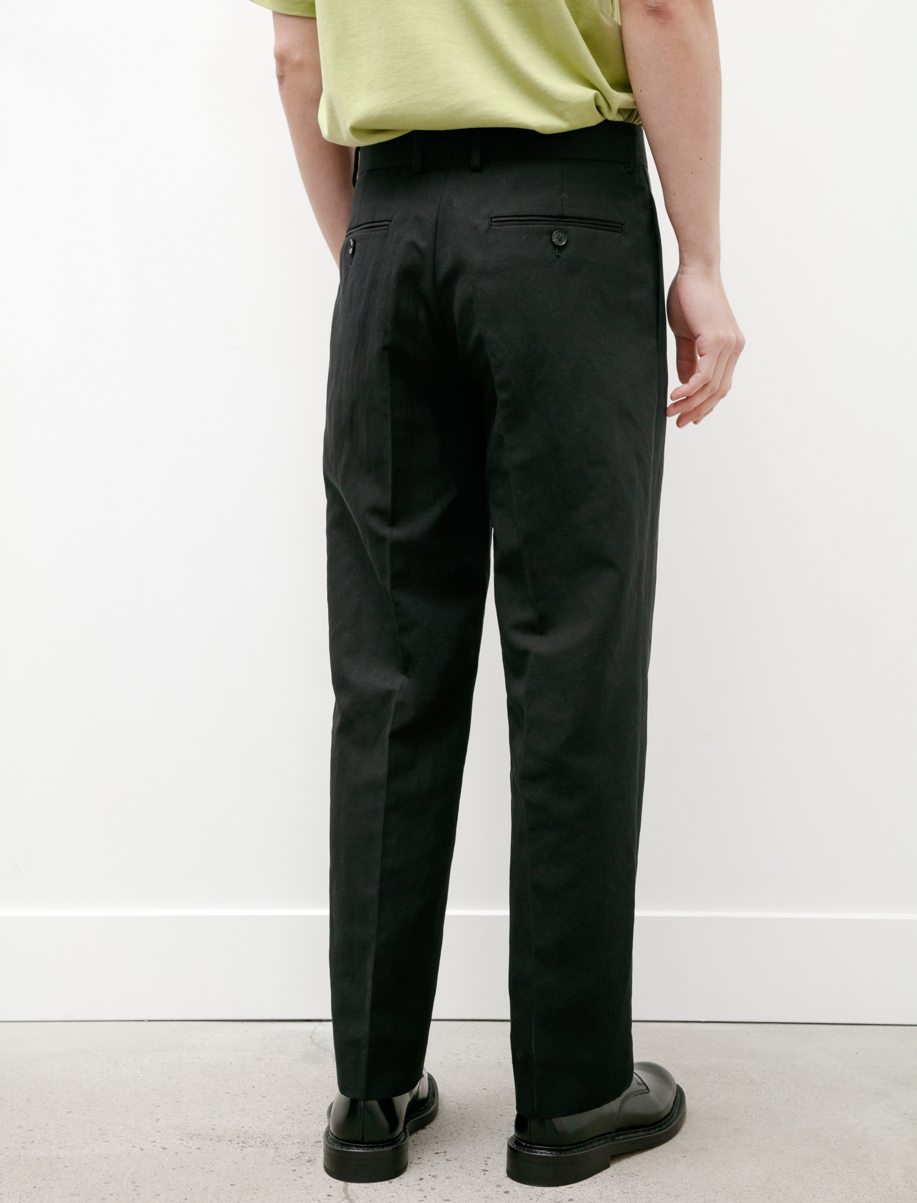 Auralee Hard Twist Linen Chino Slacks Black