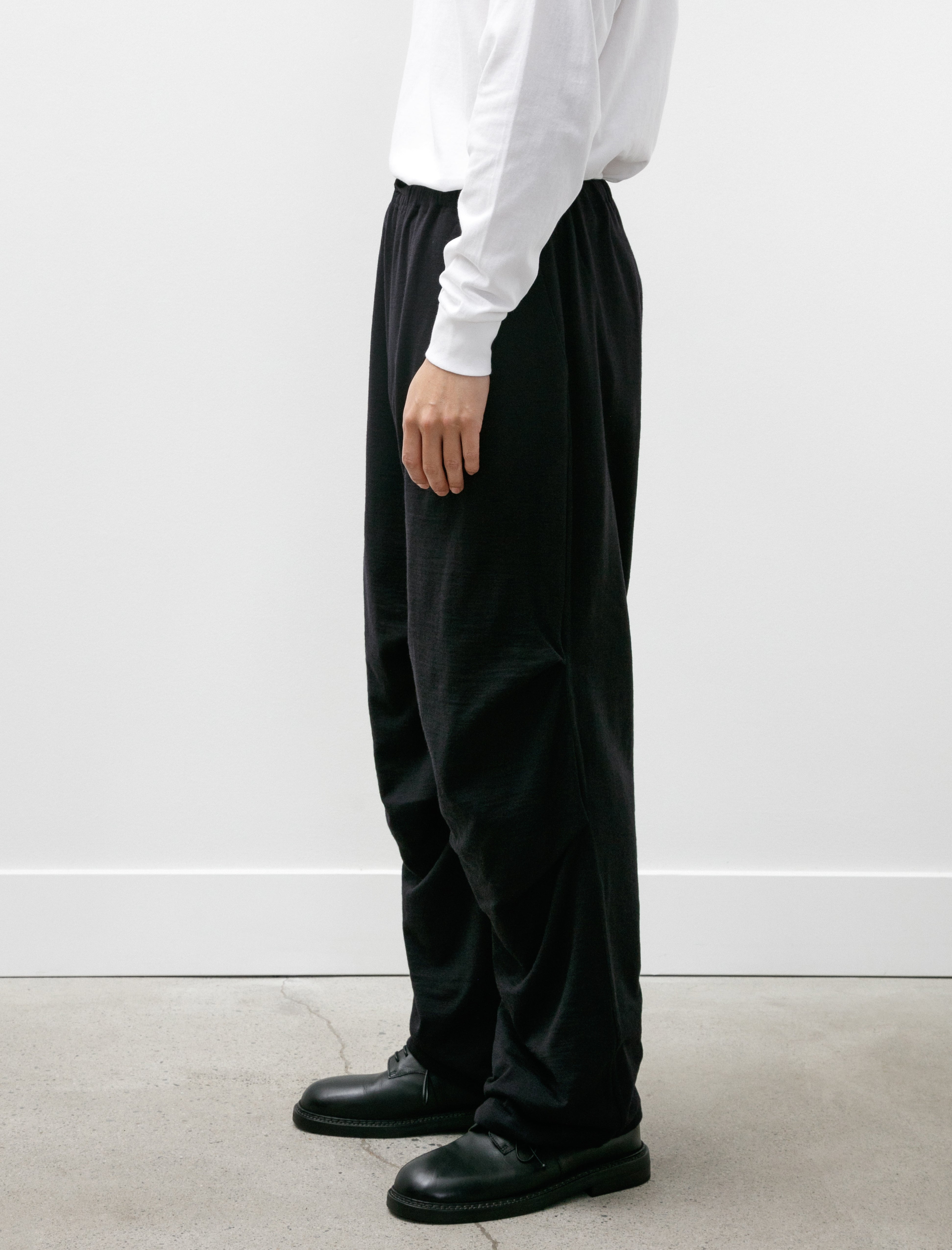 Comoli Wool Knit Knee-Tucked Pants Navy