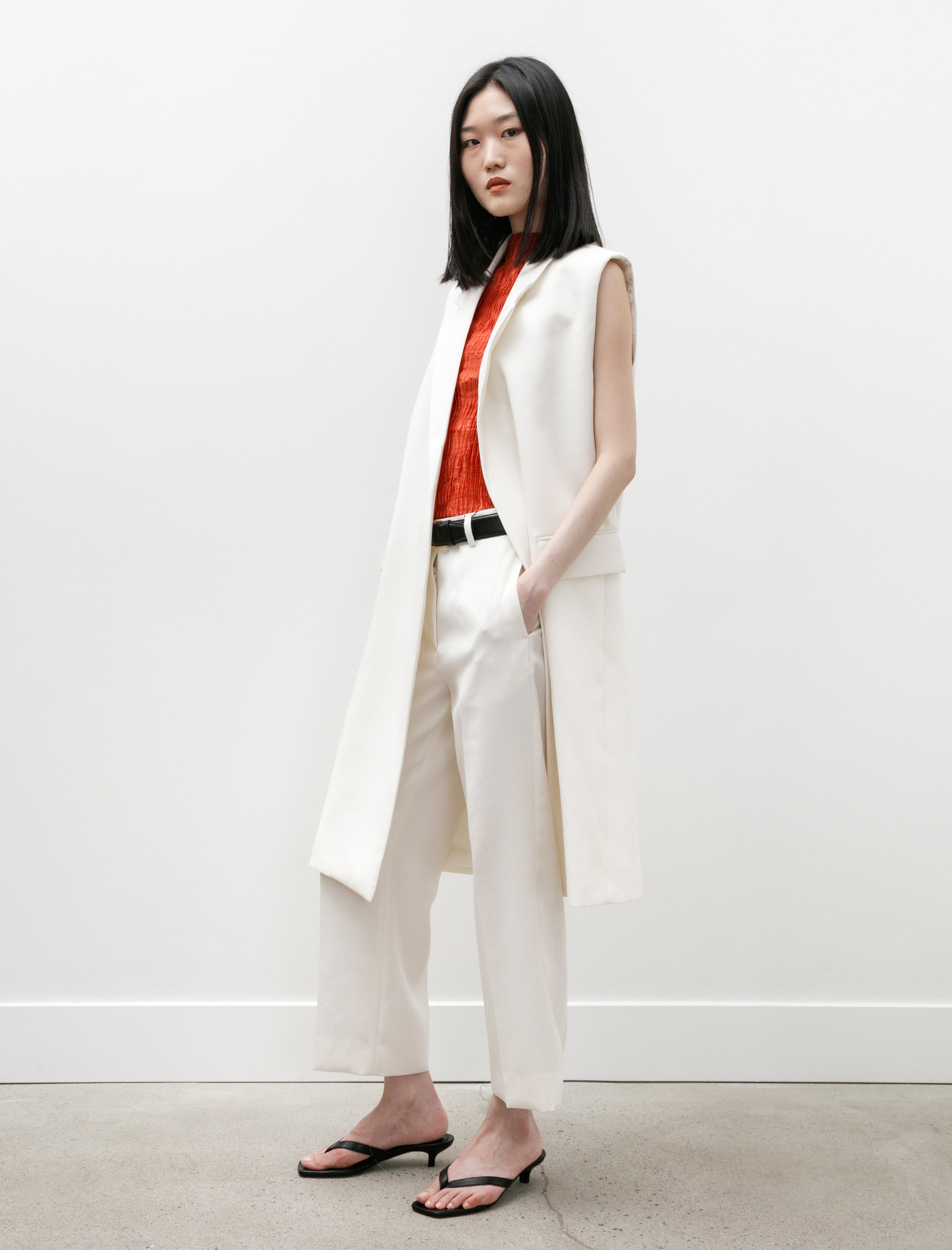 Totême Sleeveless Grain de Poudre Coat Off White