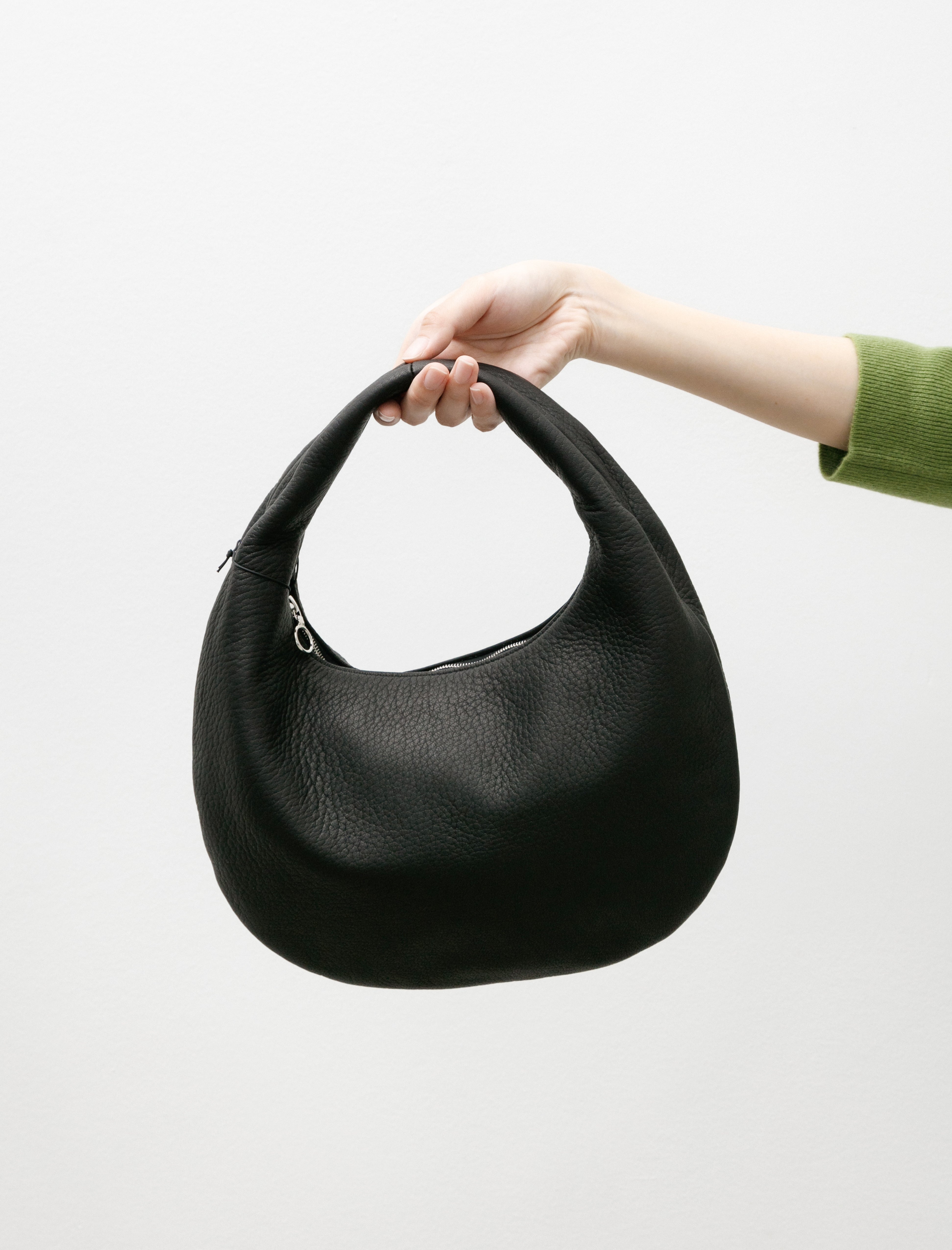 Aeta Round One Shoulder Bag Black