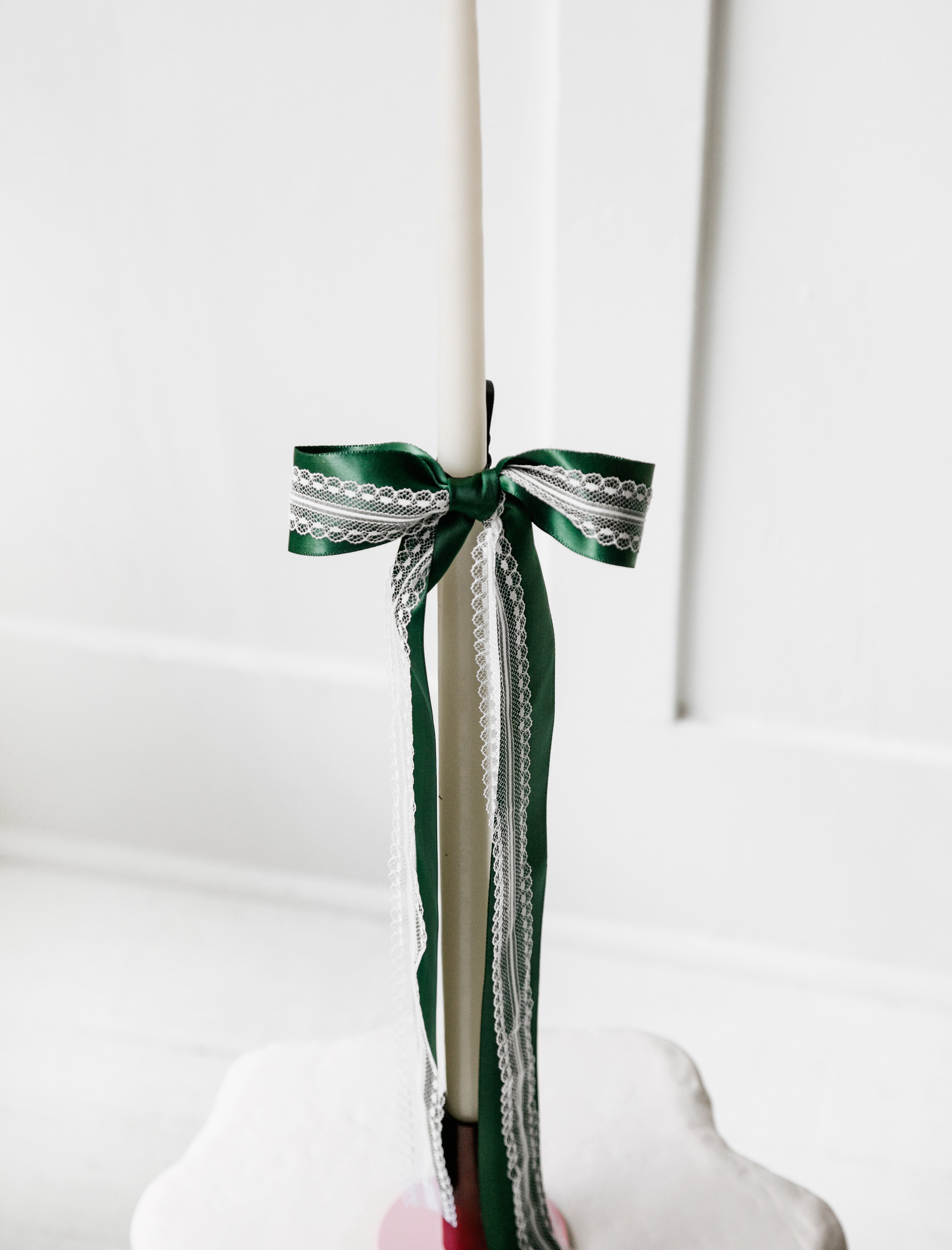 Gohar World Taper Candle Ivory with Green Bow