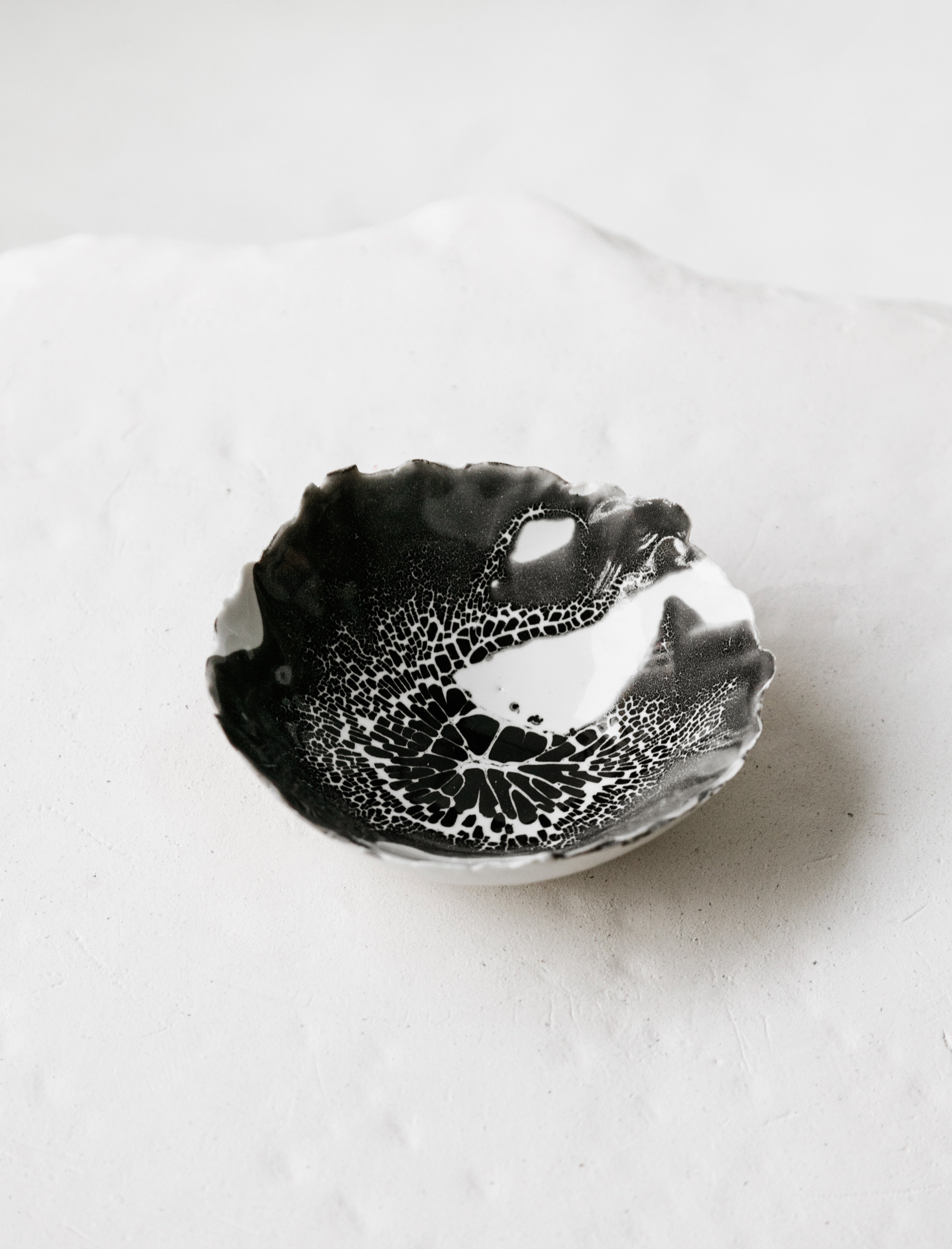 Eggshell Dish Black and White Marbling