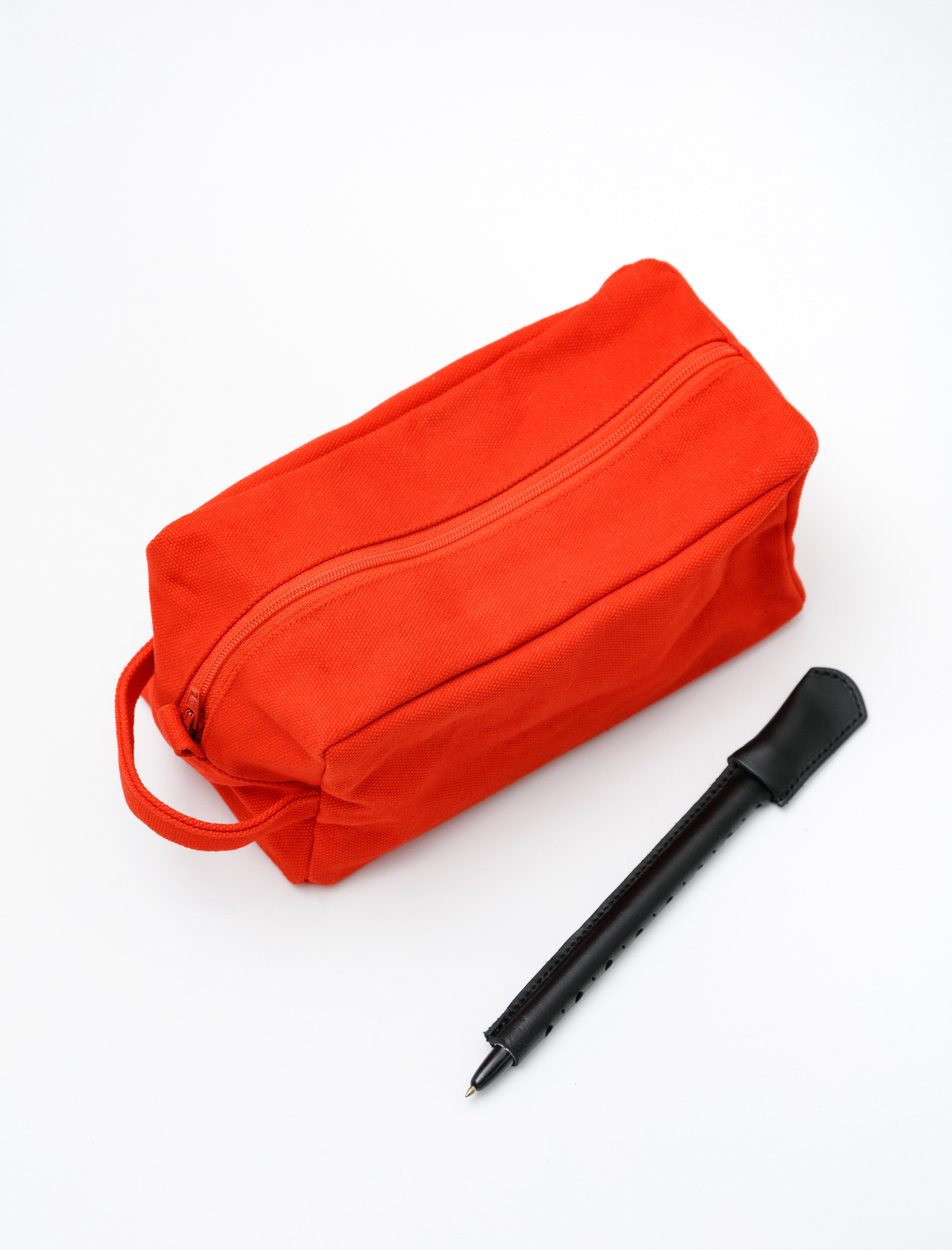 miiThaaii Cotton Teeya Zippered Bag Tomato