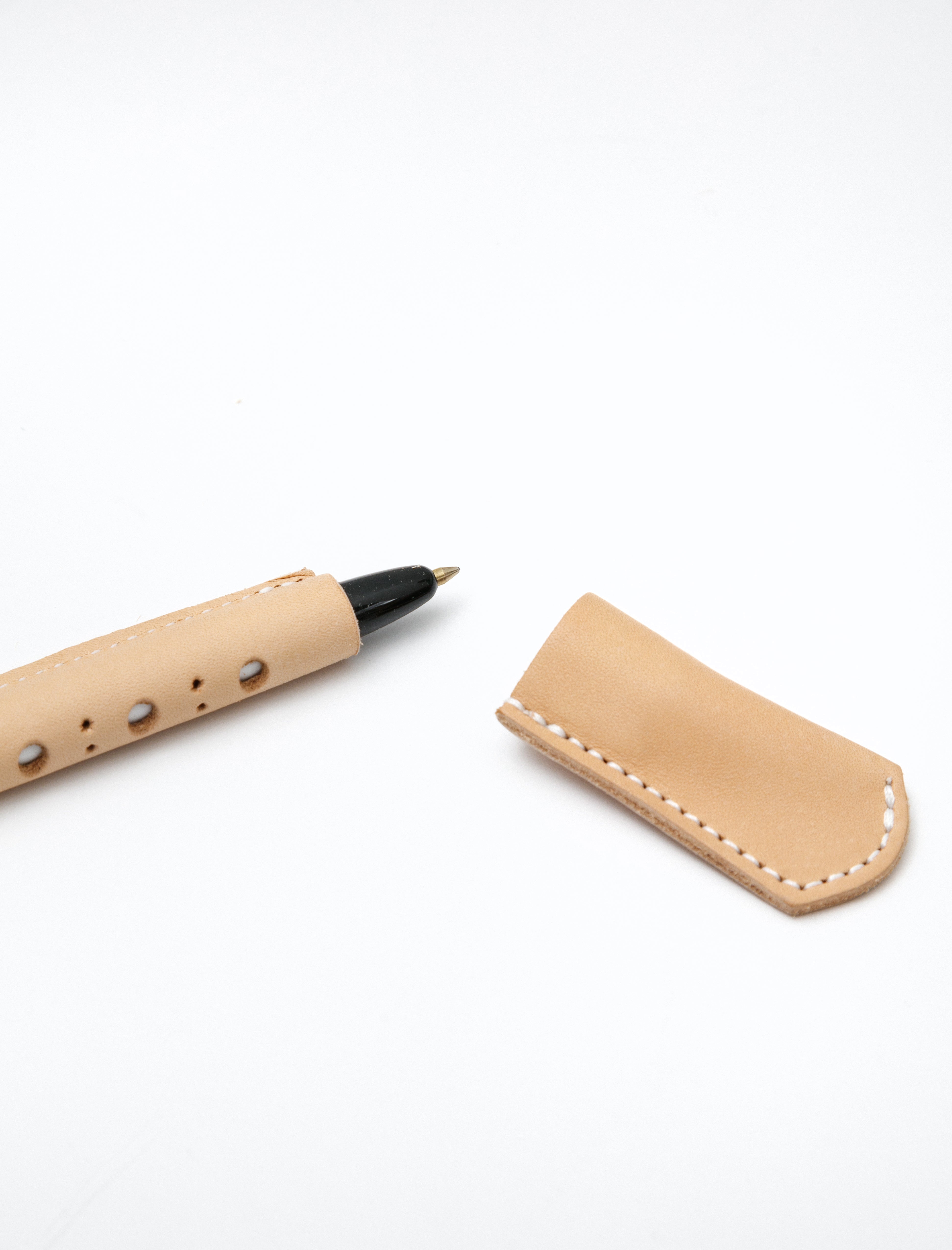 Hender Scheme Leather Pen