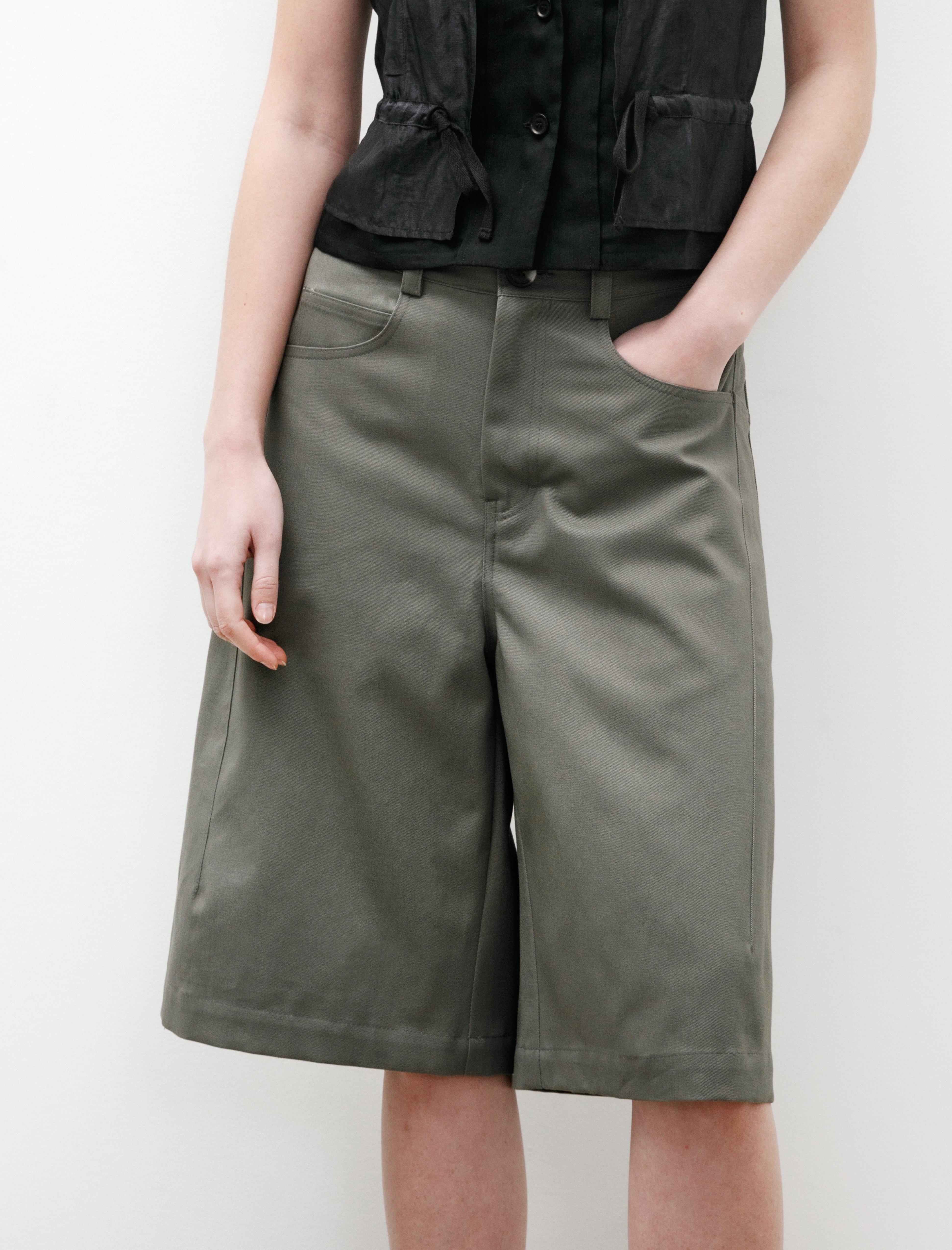 Wanze Wide Leg Darted Shorts Olive