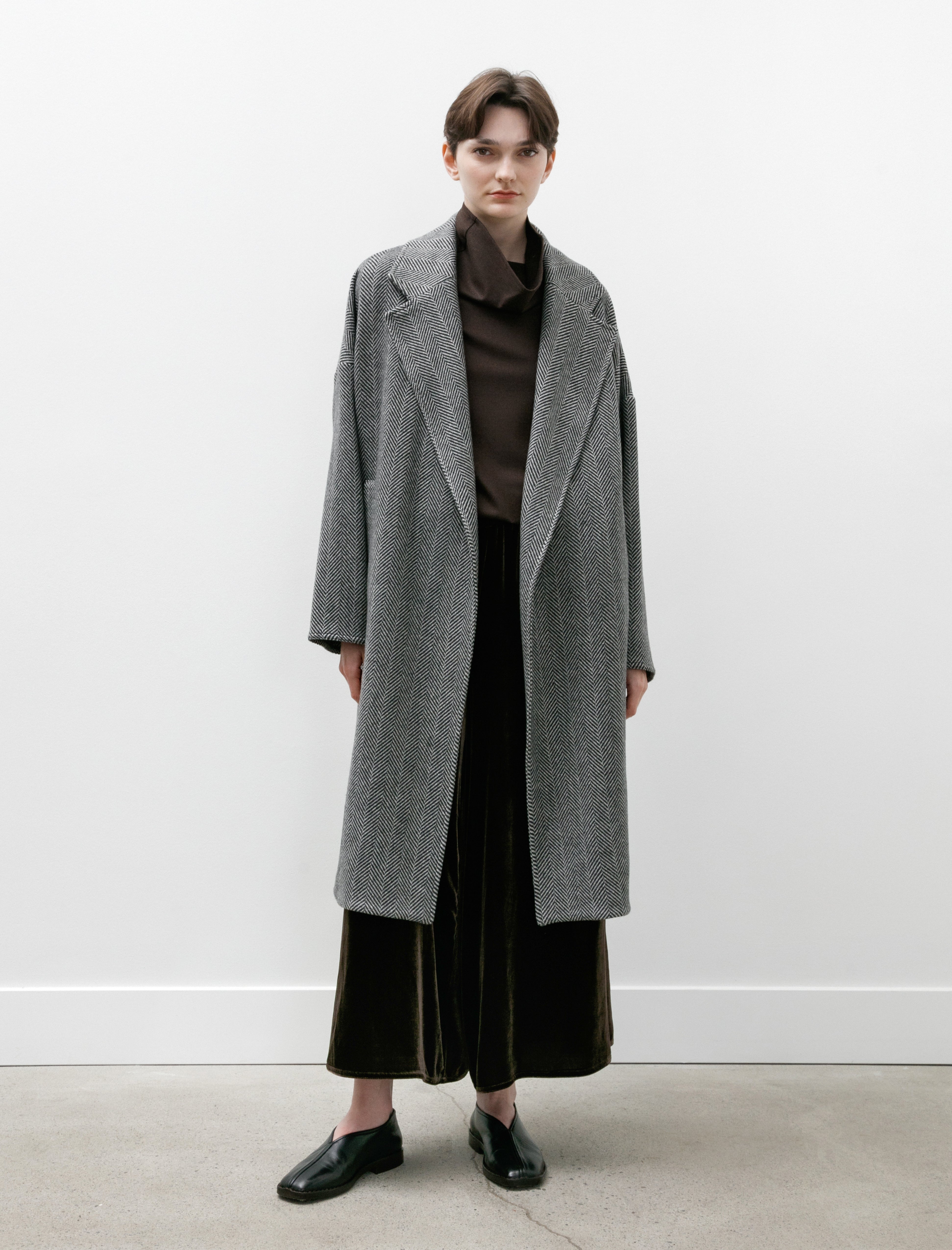 Dusan Oversized Coat Herringbone Cashmere Black and White