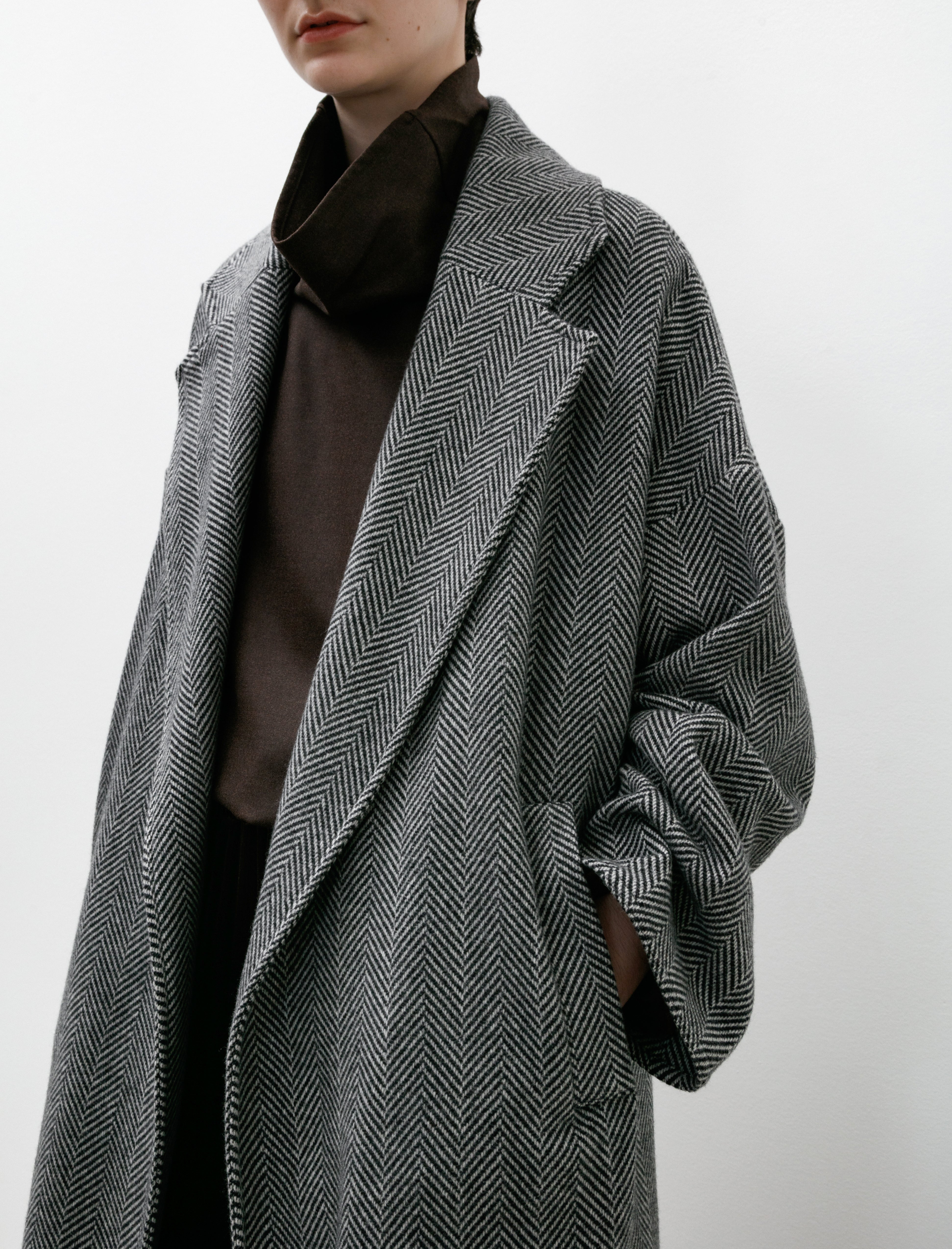 Dusan Oversized Coat Herringbone Cashmere Black and White