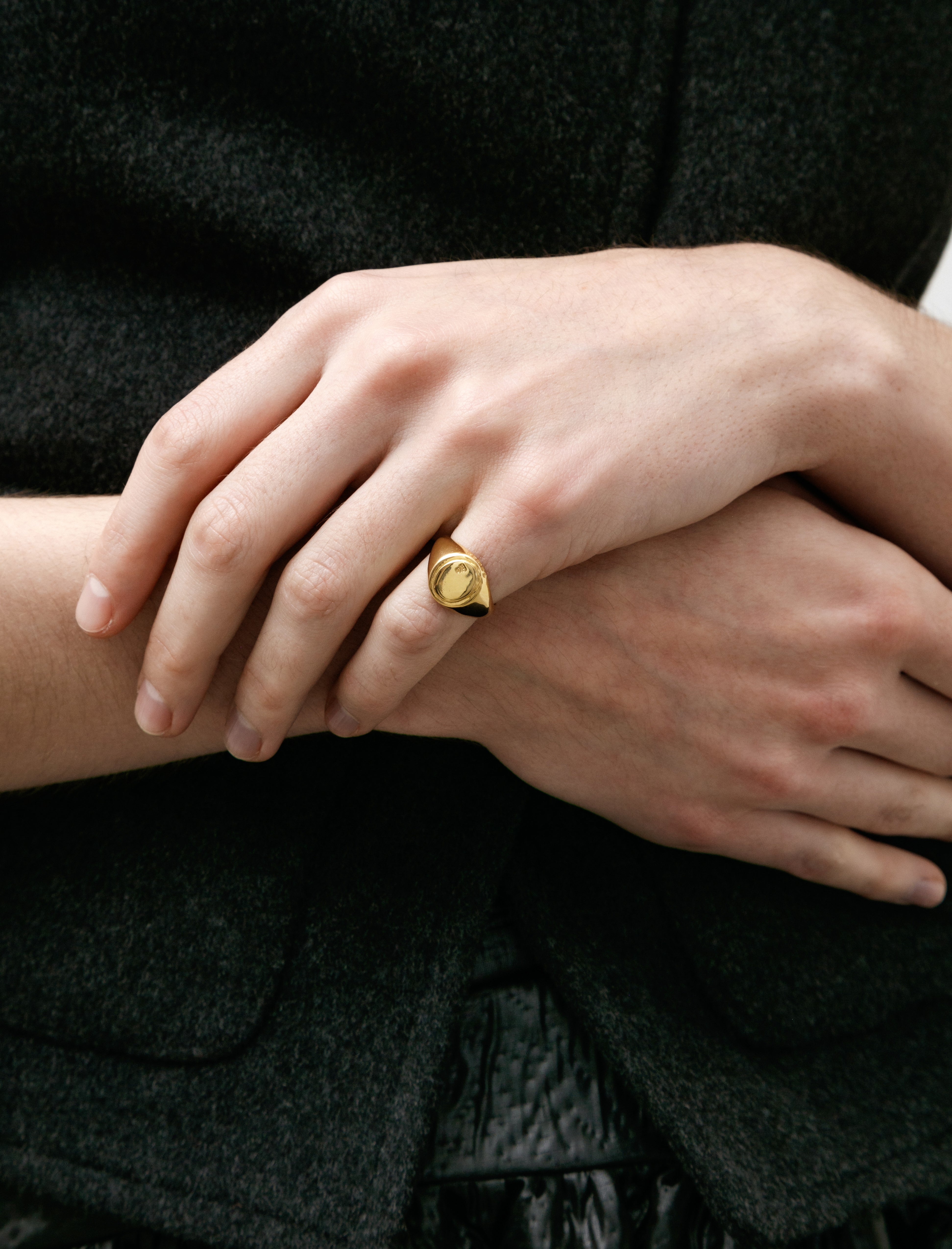 Bunney Mini Oval Signet Ring Yellow Gold