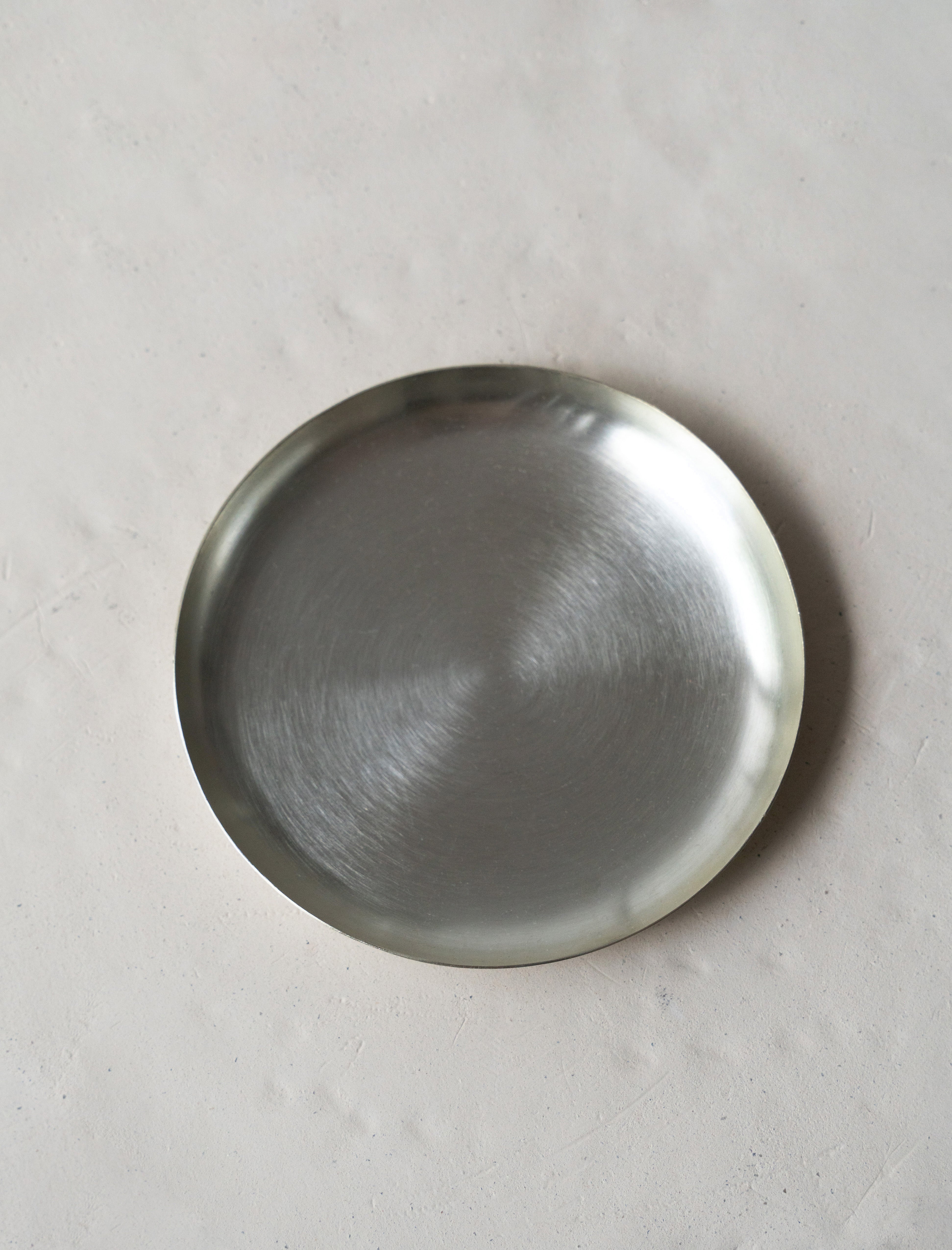 Fog Linen Silver Plate Round (M)