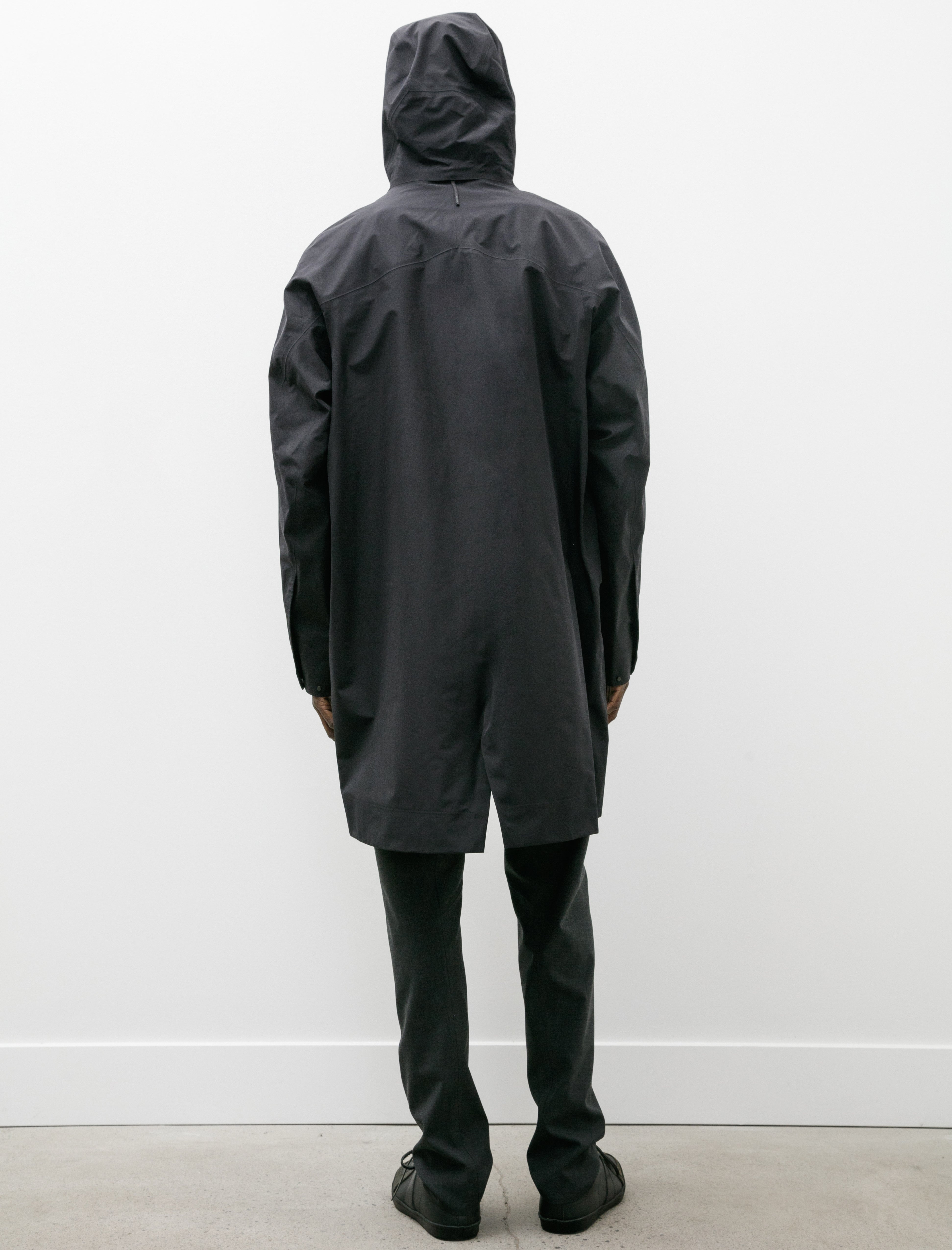 Veilance Monitor Coat Black