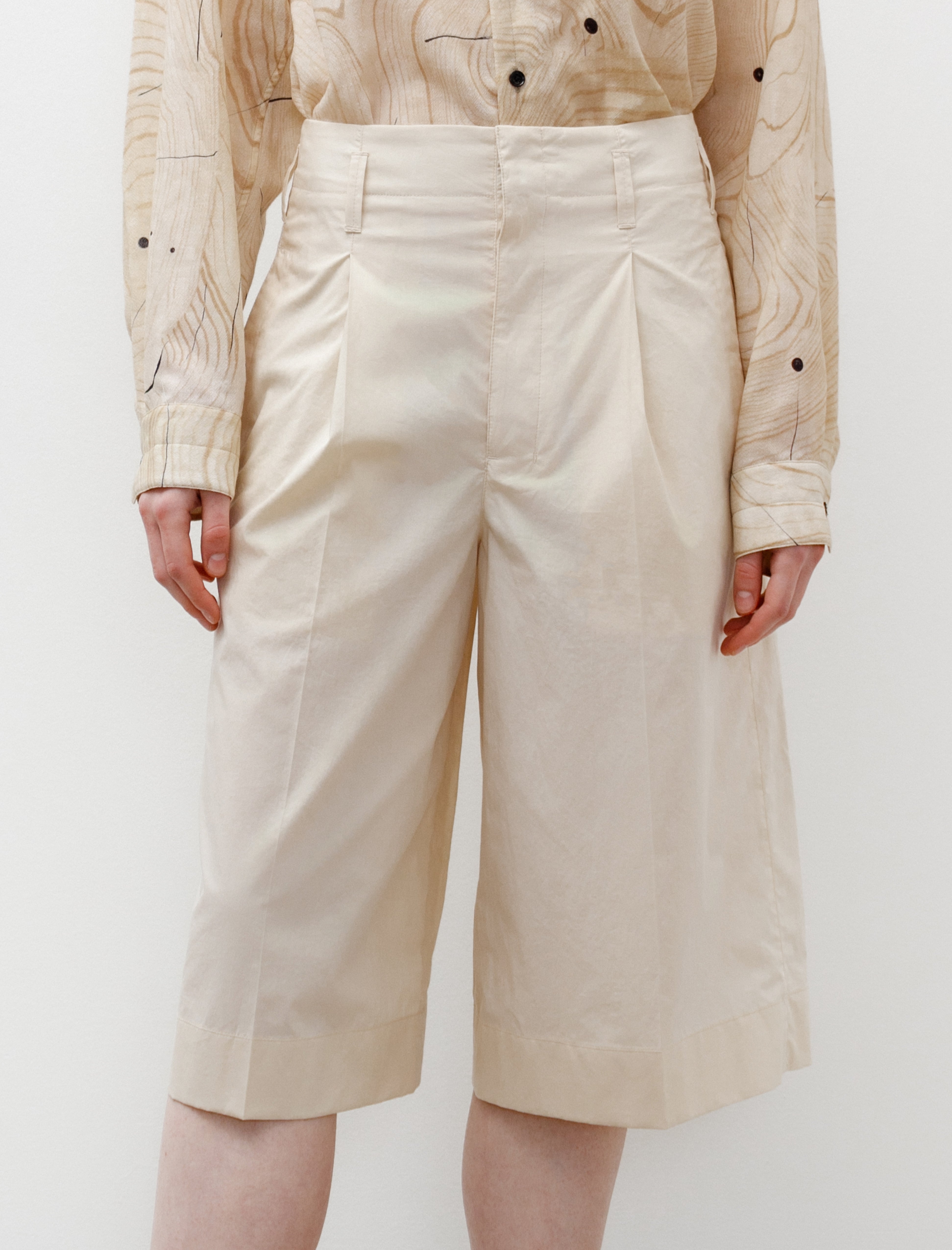 Lemaire Large Pleated Shorts Cream