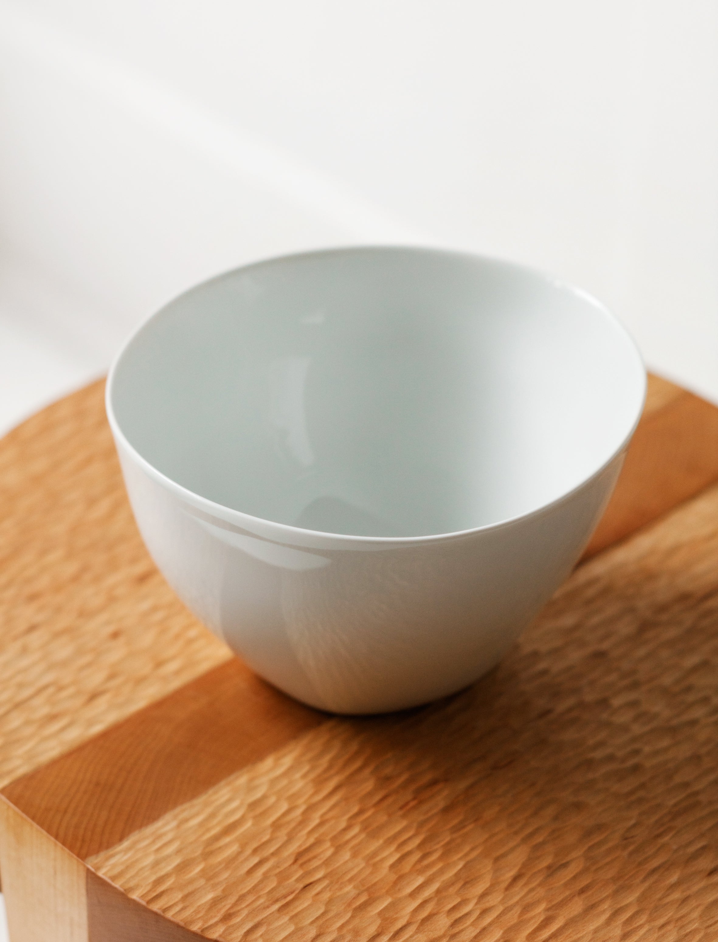 Tsé Tsé Capacious Bowl Porcelain White