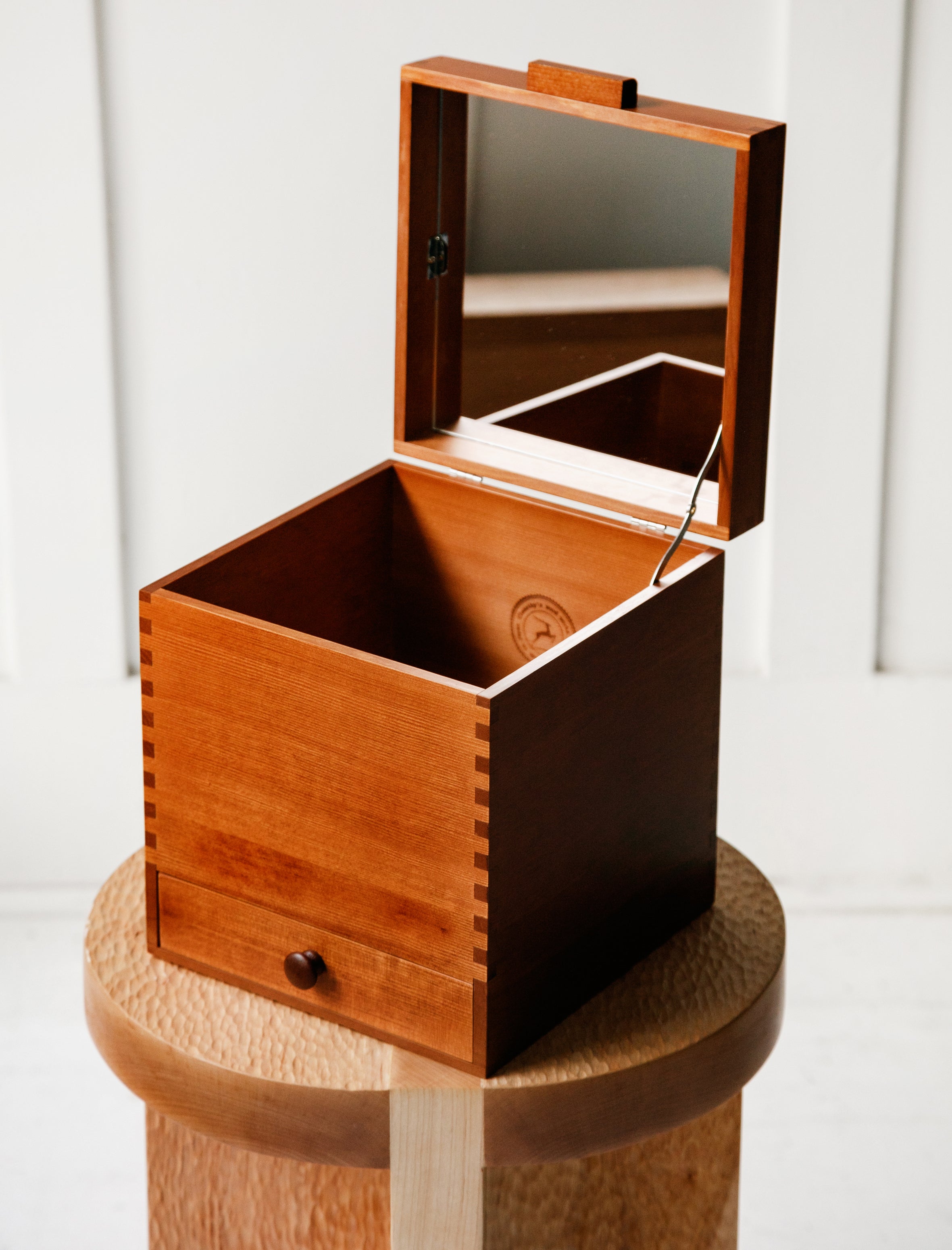 Classiky Japanese Vanity Box