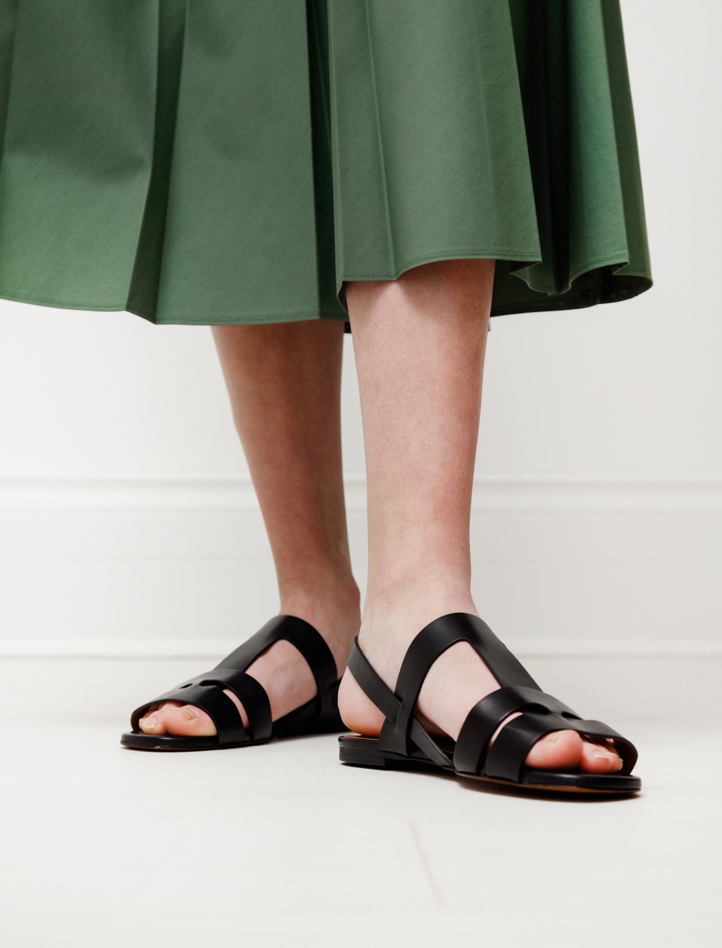 Clergerie Ivy Leather Interlock Sandal Black