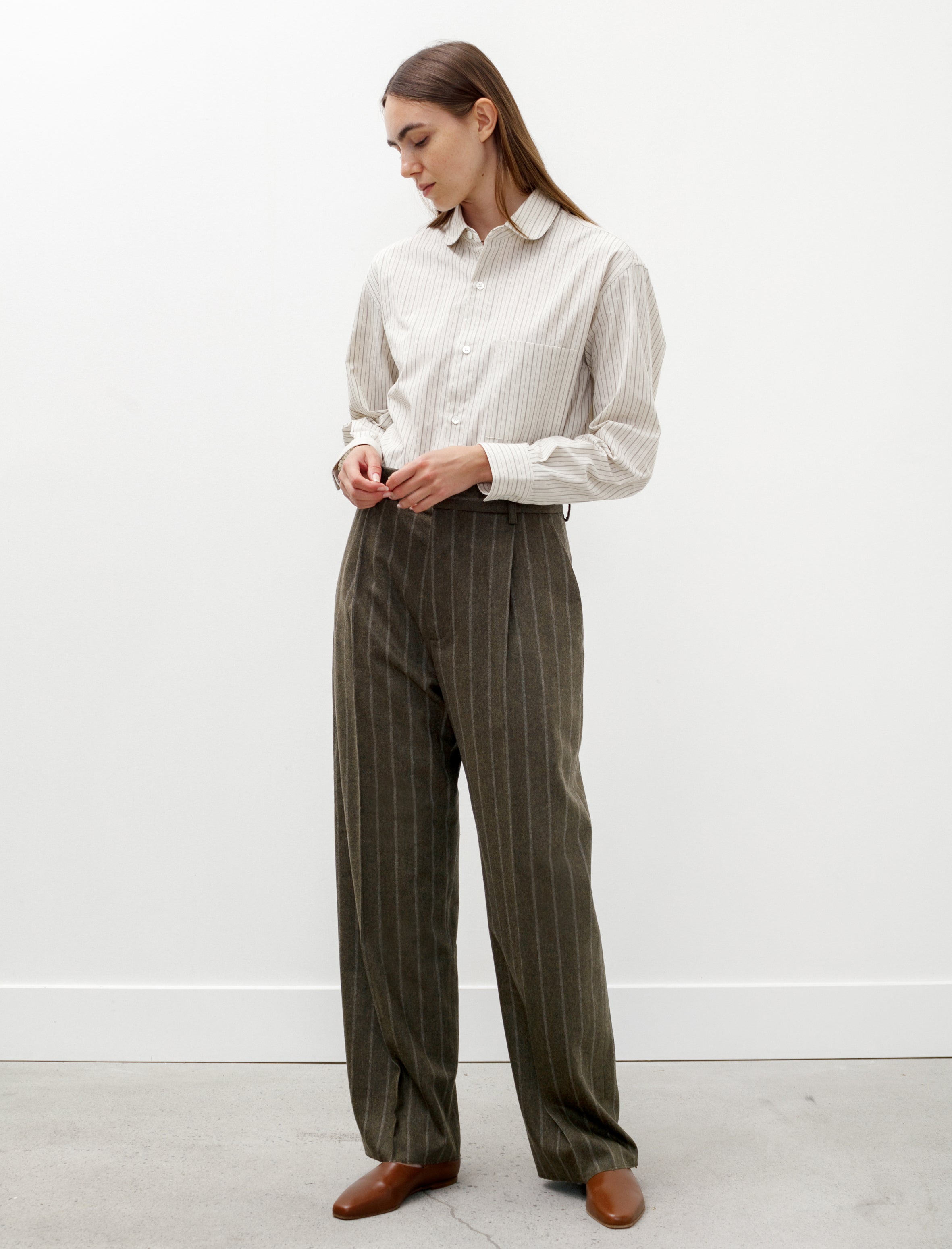 Cristaseya Pleated Large Trousers Khaki/White